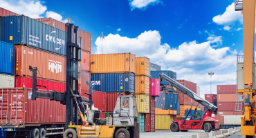 Xu hướng vận tải hàng hóa nội địa 2025 – Doanh nghiệp cần chuẩn bị gì?